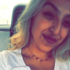 Meet your Posher, Crystal